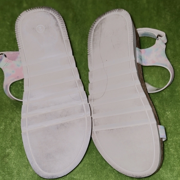 Cat & Jack Wren multicolored Tie Dye Sandals - Picture 2 of 9